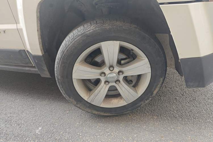 Used Jeep Patriot 2012 2.4 Luxury Edition Right Front Wheel Hub