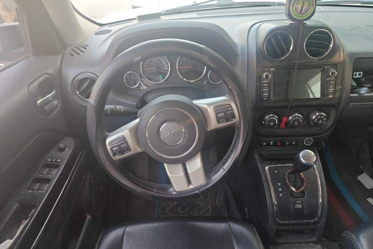 Used Jeep Patriot 2012 2.4 Luxury Edition Steering Wheel