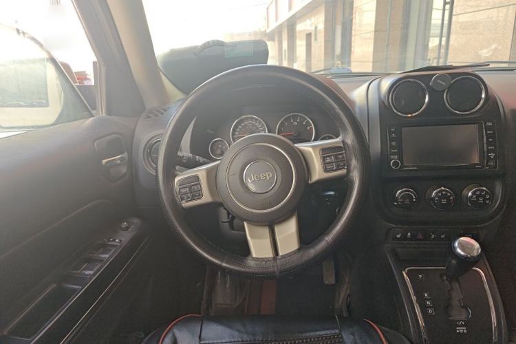 Used Jeep Patriot 2012 2.4 Luxury Edition Steering Wheel