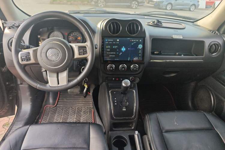 Used Jeep Patriot 2013 2.4 Sport Edition Center Console