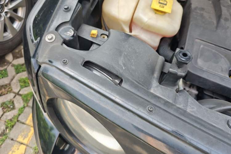 Used Jeep Patriot 2013 2.4 Luxury Navigation Edition Engine Bay Right