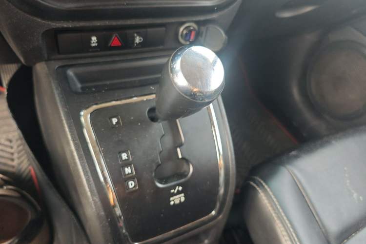 Used Jeep Patriot 2013 2.4 Sport Edition Gear Lever
