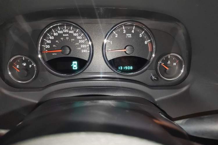 Used Jeep Patriot 2013 2.4 Luxury Navigation Edition Odometer Close Up