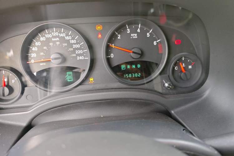Used Jeep Patriot 2013 2.4 Luxury Navigation Edition Odometer Close Up