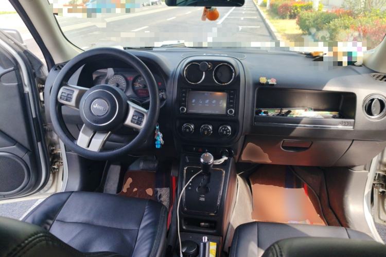 Used Jeep Patriot 2013 2.4 Sport Edition Center Console