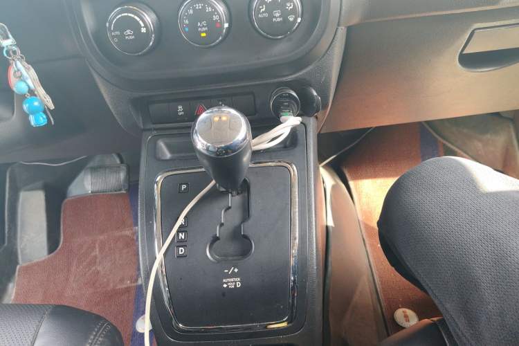 Used Jeep Patriot 2013 2.4 Sport Edition Gear Lever