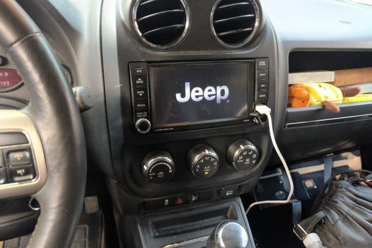 Used Jeep Patriot 2013 2.4 Sport Edition Audio And AC Panel