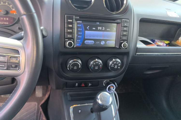 Used Jeep Patriot 2013 2.4 Sport Edition Audio And AC Panel