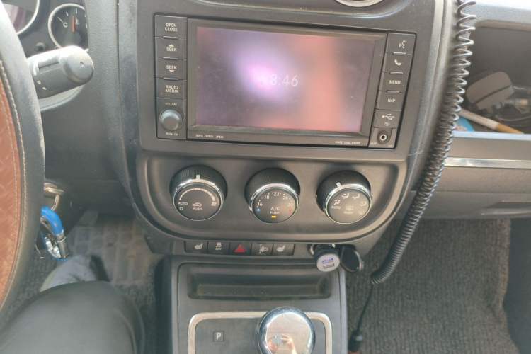 Used Jeep Patriot 2013 2.4 Luxury Navigation Edition Audio And AC Panel
