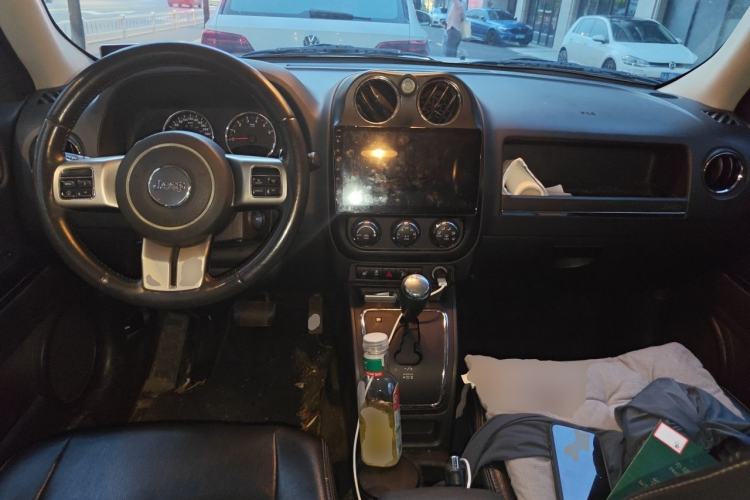 Used Jeep Patriot 2013 2.4 Luxury Navigation Edition Center Console