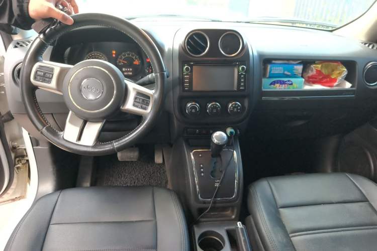 Used Jeep Patriot 2013 2.4 Sport Edition Center Console