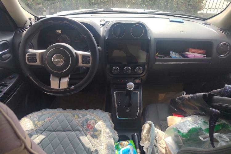 Used Jeep Patriot 2013 2.4 Black Sport Edition Center Console