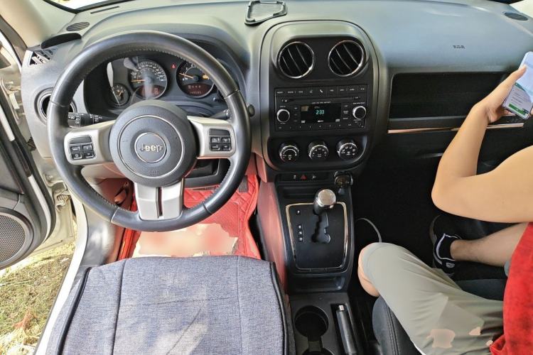Used Jeep Patriot 2013 2.4 Sport Edition Center Console