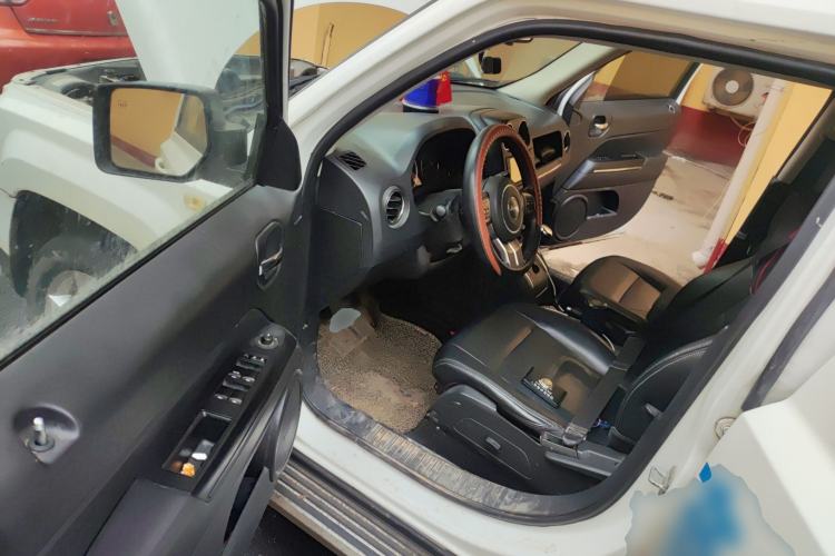 Used Jeep Patriot 2013 2.4 Luxury Navigation Edition Driver Seat