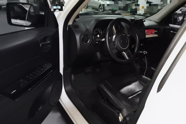 Used Jeep Patriot 2013 2.4 Luxury Navigation Edition Driver Seat