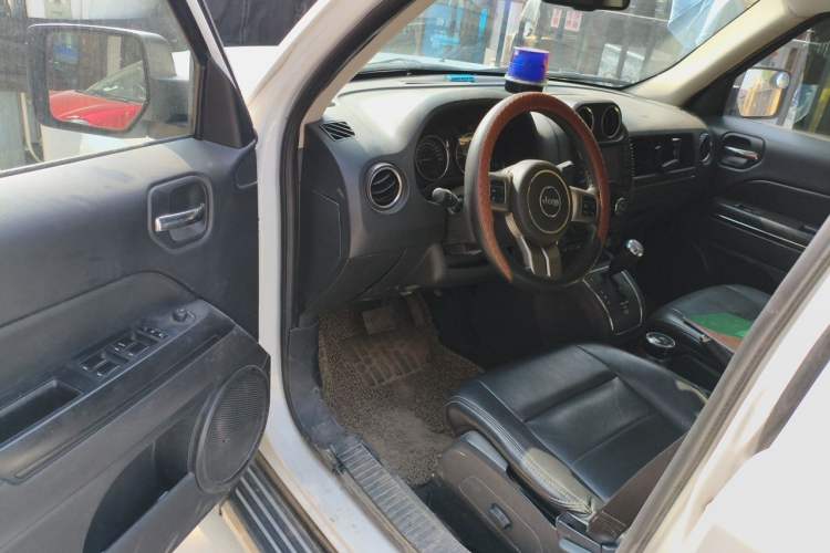 Used Jeep Patriot 2013 2.4 Luxury Navigation Edition Driver Seat
