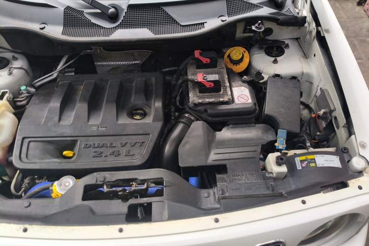 Used Jeep Patriot 2013 2.4 Luxury Navigation Edition Engine Bay Left