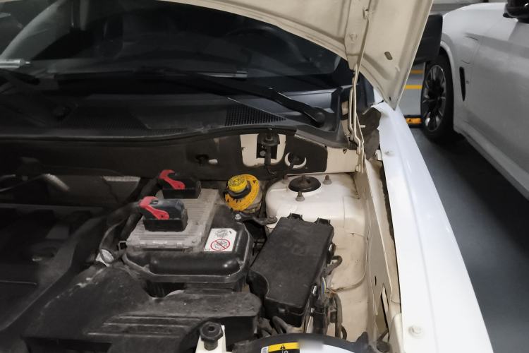 Used Jeep Patriot 2013 2.4 Luxury Navigation Edition Engine Bay Left