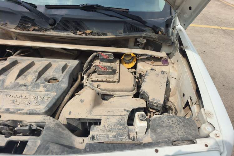 Used Jeep Patriot 2013 2.4 Luxury Navigation Edition Engine Bay Left