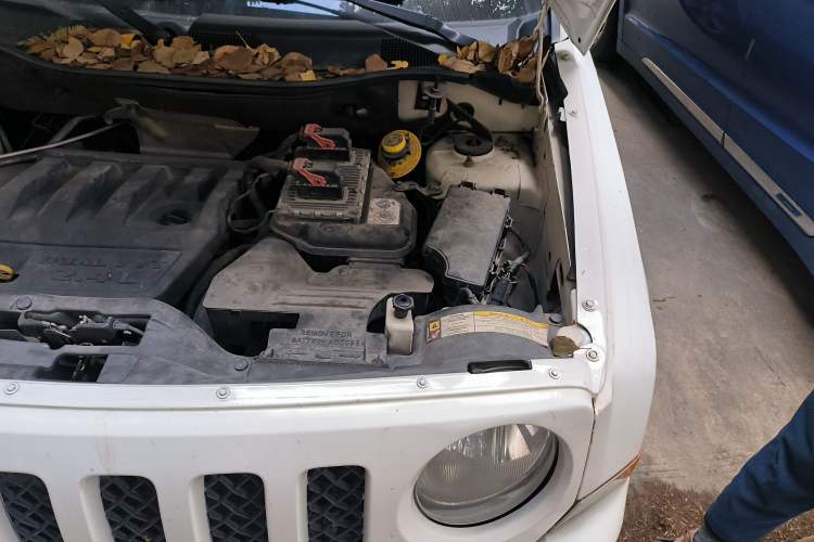 Used Jeep Patriot 2013 2.4 Luxury Navigation Edition Engine Bay Left