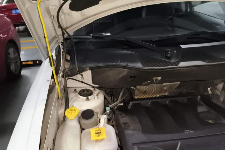 Used Jeep Patriot 2013 2.4 Luxury Navigation Edition Engine Bay Right
