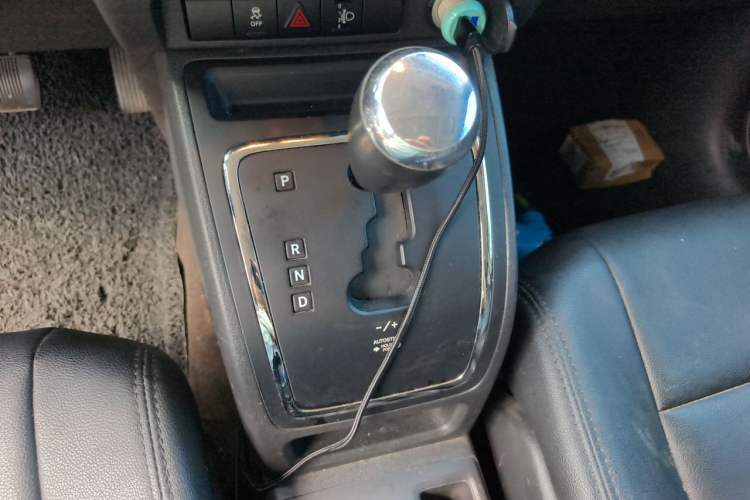 Used Jeep Patriot 2013 2.4 Sport Edition Gear Lever