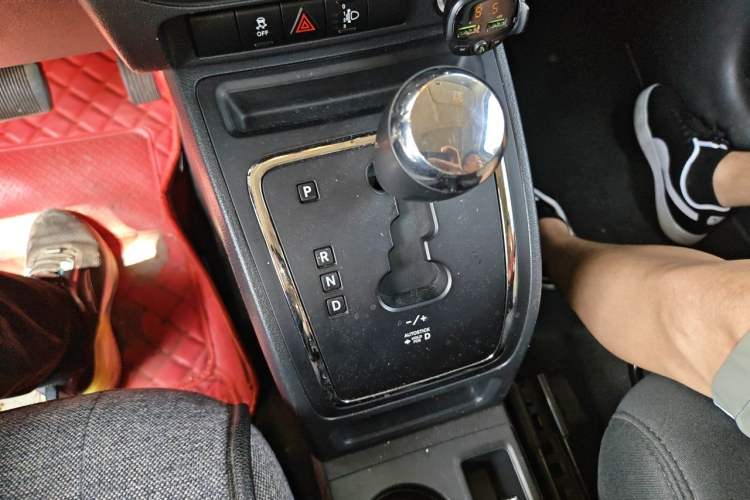 Used Jeep Patriot 2013 2.4 Sport Edition Gear Lever