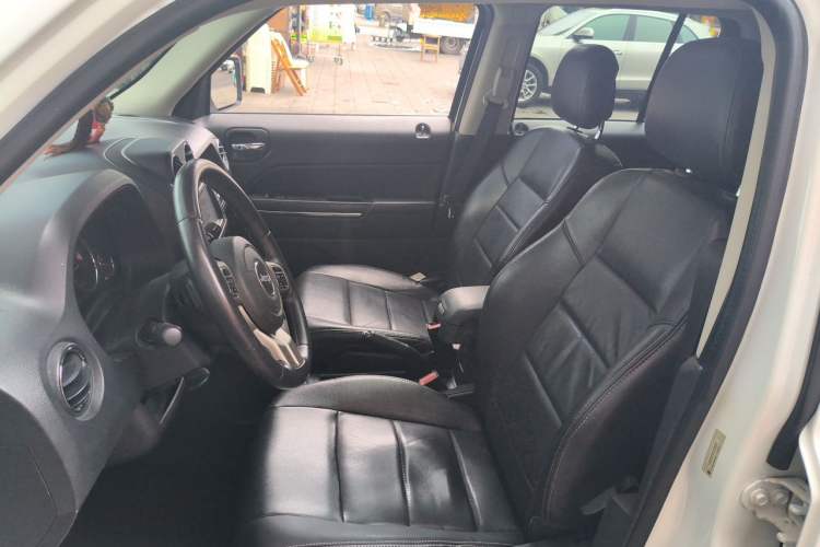 Used Jeep Patriot 2013 2.4 Luxury Navigation Edition Left Front Seat