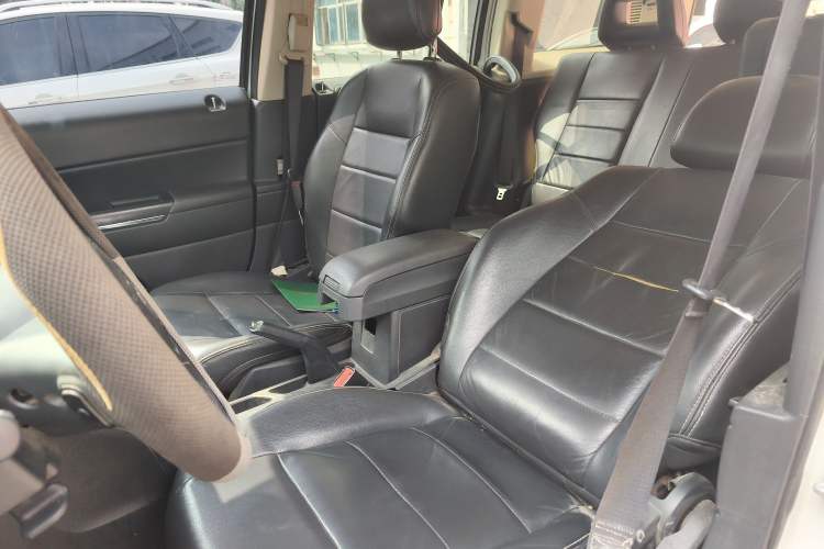 Used Jeep Patriot 2013 2.4 Luxury Navigation Edition Left Front Seat