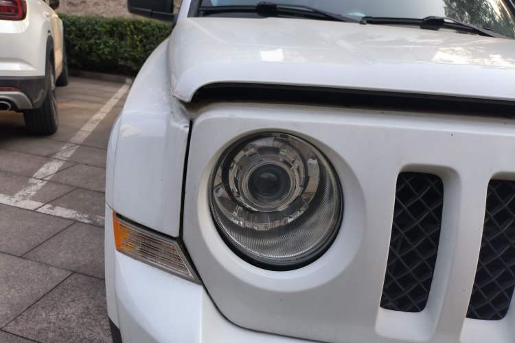 Used Jeep Patriot 2013 2.4 Sport Edition Right Front Headlight