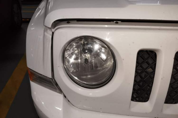 Used Jeep Patriot 2013 2.4 Luxury Navigation Edition Right Front Headlight