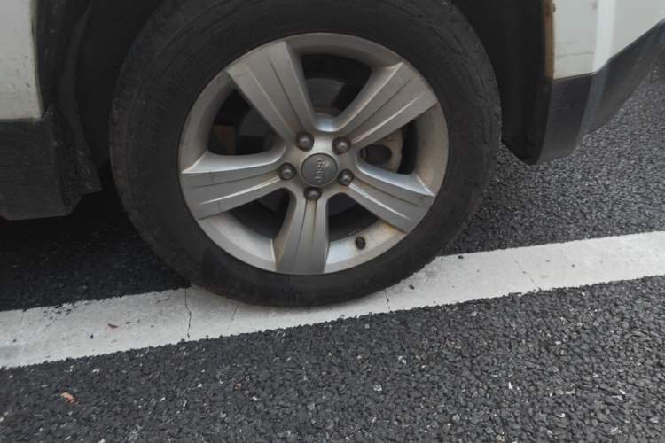 Used Jeep Patriot 2013 2.4 Luxury Navigation Edition Right Front Wheel Hub