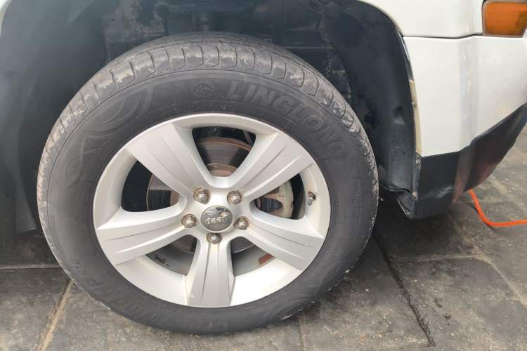 Used Jeep Patriot 2013 2.4 Luxury Navigation Edition Right Front Wheel Hub
