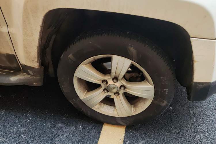 Used Jeep Patriot 2013 2.4 Luxury Navigation Edition Right Front Wheel Hub