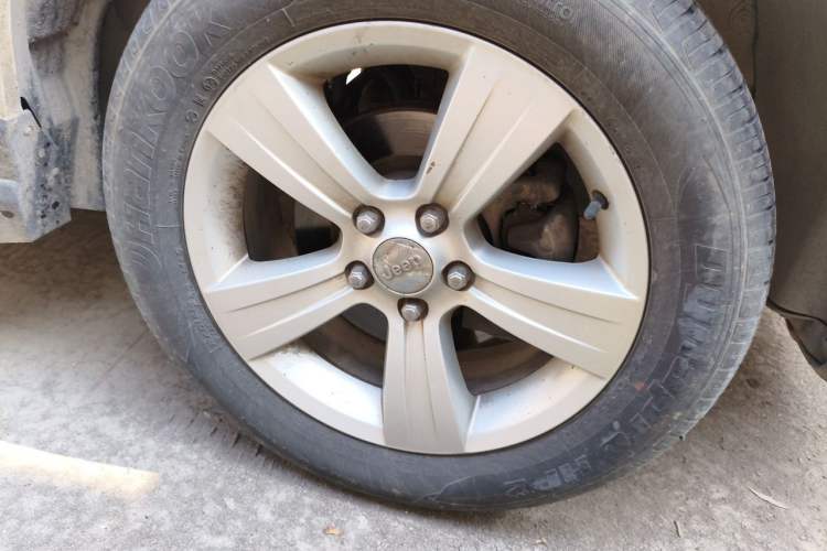 Used Jeep Patriot 2013 2.4 Luxury Navigation Edition Right Front Wheel Hub