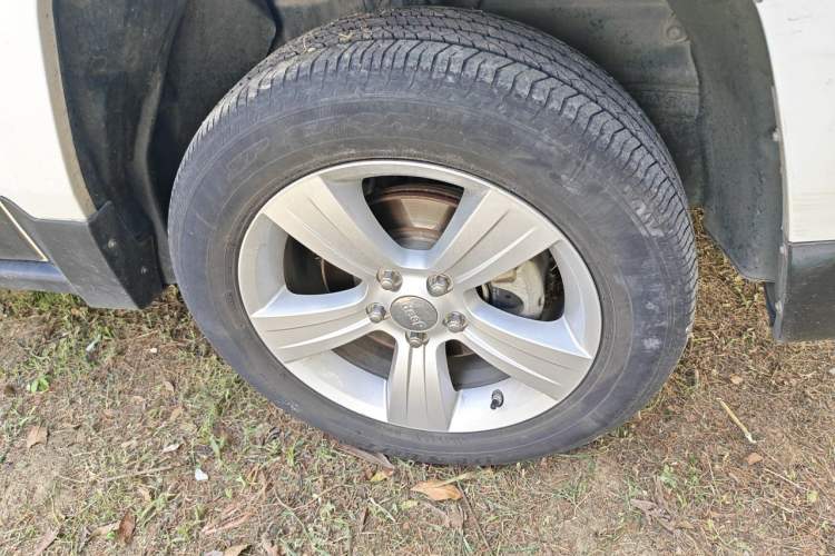 Used Jeep Patriot 2013 2.4 Sport Edition Right Front Wheel Hub