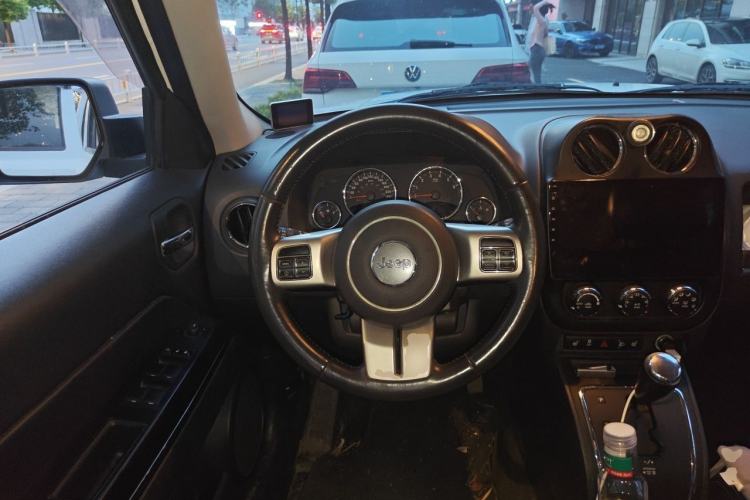 Used Jeep Patriot 2013 2.4 Luxury Navigation Edition Steering Wheel