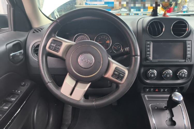 Used Jeep Patriot 2013 2.4 Luxury Navigation Edition Steering Wheel