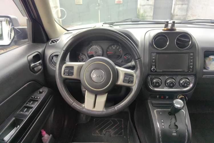 Used Jeep Patriot 2013 2.4 Black Sport Edition Steering Wheel