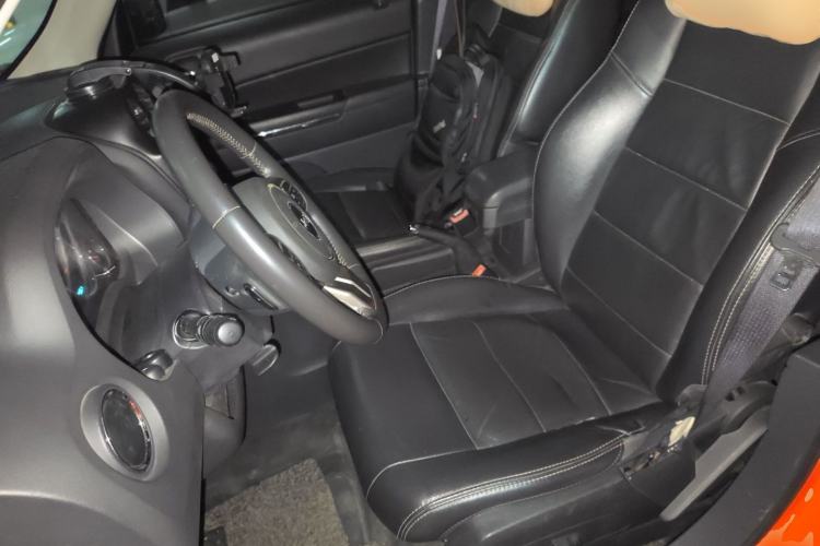 Used Jeep Patriot 2013 2.4 Luxury Navigation Edition Left Front Seat