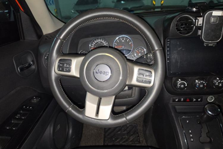 Used Jeep Patriot 2013 2.4 Luxury Navigation Edition Steering Wheel