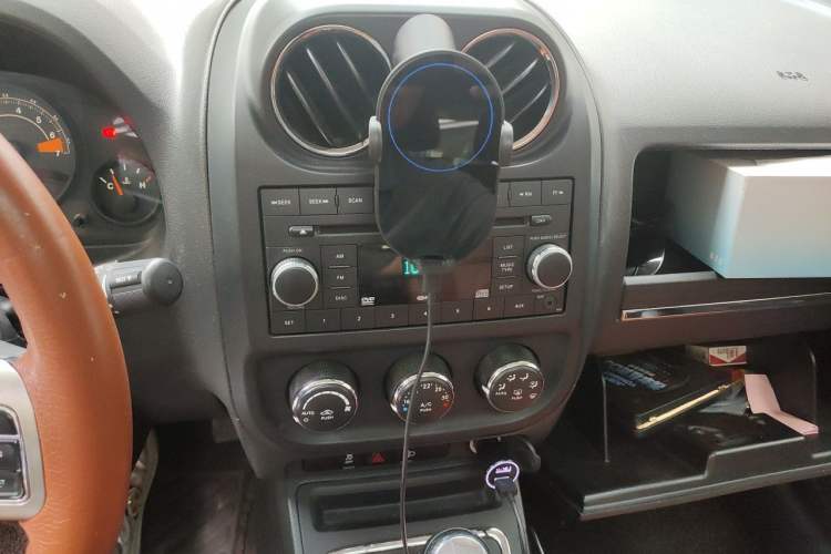 Used Jeep Patriot 2014 2.4L Sport Edition Audio And AC Panel