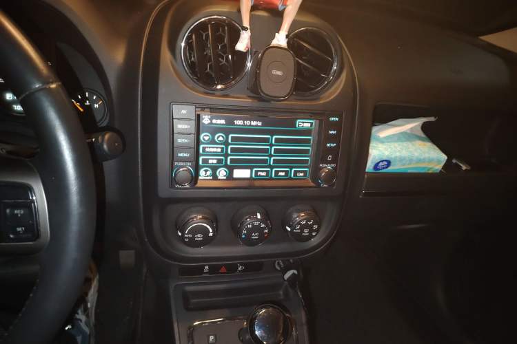 Used Jeep Patriot 2014 2.4L Sport Edition Audio And AC Panel