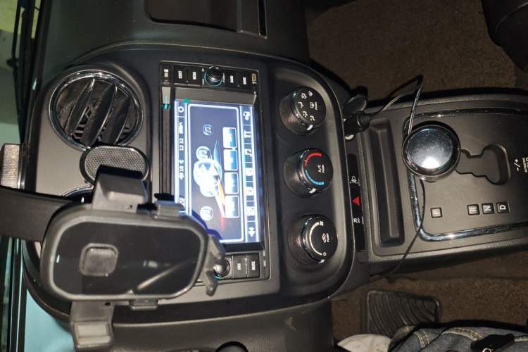 Used Jeep Patriot 2014 2.0L Sport Edition Audio And AC Panel