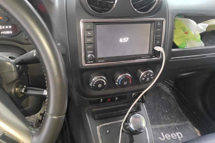Used Jeep Patriot 2014 2.0L Sport Enhanced Edition Audio And AC Panel