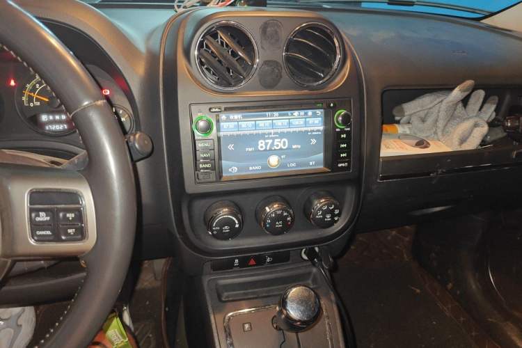 Used Jeep Patriot 2014 2.4L Sport Edition Audio And AC Panel