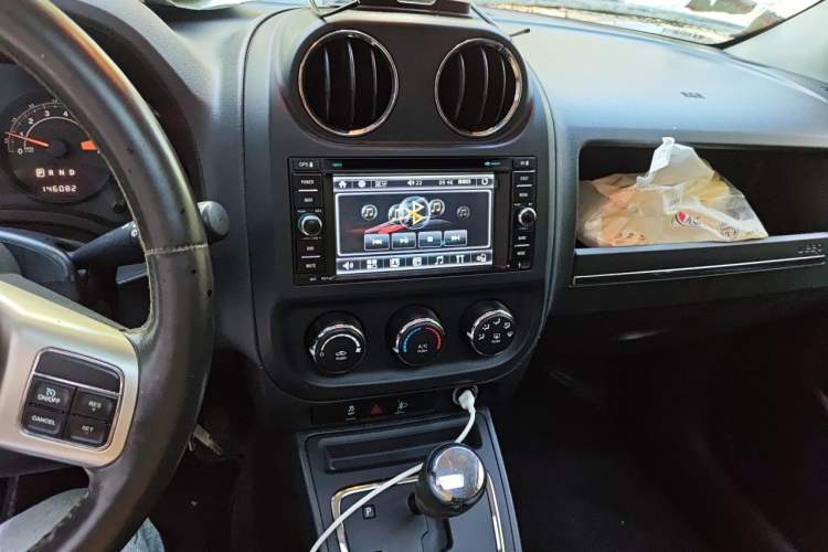 Used Jeep Patriot 2014 2.0L Sport Enhanced Edition Audio And AC Panel