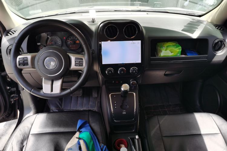 Used Jeep Patriot 2014 2.0L Sport Enhanced Edition Center Console