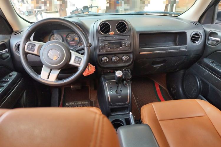 Used Jeep Patriot 2014 2.4L Sport Edition Center Console