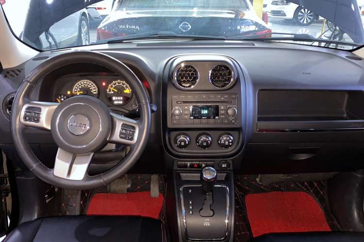 Used Jeep Patriot 2014 2.4L Sport Edition Center Console